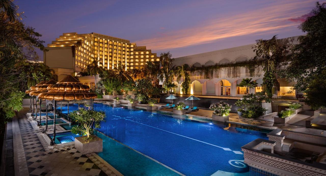 Taj Krishna Hotel Hyderabad Exterior photo The Royal Pool at The Oberoi Mumbai